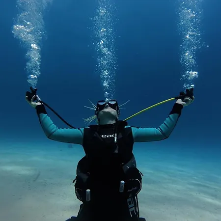 Ботель Neptune Dive Club Каш