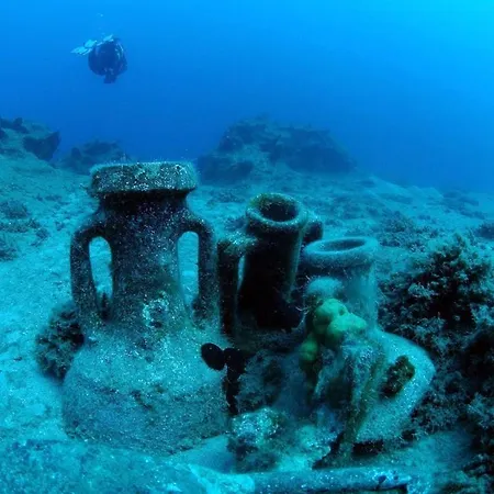 Båthotell Neptune Dive Club Kaş